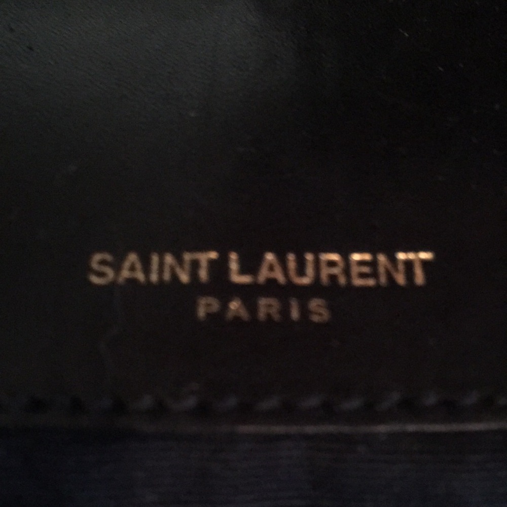 Yves Saint Laurent Black and Gold Textured Shoulder Bag - Picture 4 of 6